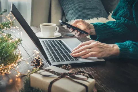 Seasonal Networking Success: Why Connecting During the Holidays Pays Off
